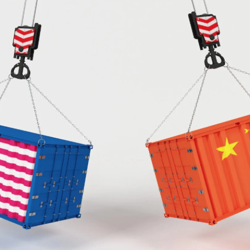 “Boom das Exportações na China: Empresas Capitalizam em Momento de Trégua”