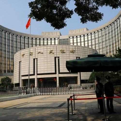Presidente do Banco Central Chinês Convoca Países Asiáticos para Combater Tarifas